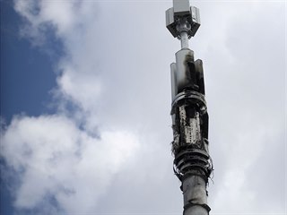 5G vysílač v britském Birminghamu poškozený úmyslně založeným požárem