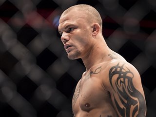MMA zápasník Anthony Smith musel řešit nečekaný problém, do domu se mu v noci...