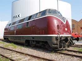 Západoněmecká lokomotiva řady 220 (do roku 1968 značená jako řada V 200.0)