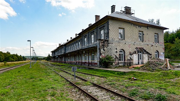 Ndra na Moldav. Kdysi mezinrodn tra do Saska zde kon, posledn vlak v seku Moldava - Holzhau projel dne 7. 5. 1945.
