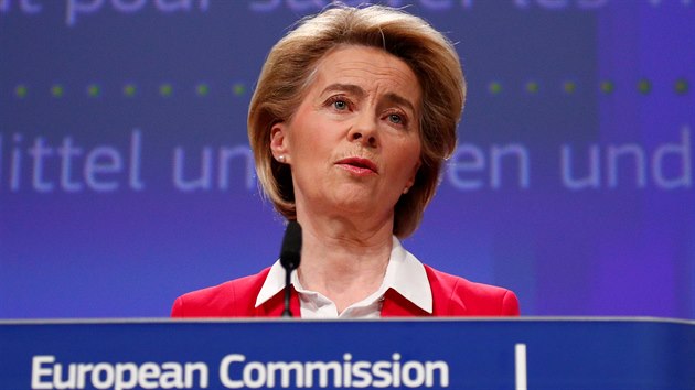 Šéfka Evropské komise Ursula von der Leyenová hovoří na konferenci k akutální situaci šíření koronaviru. (2. dubna 2020)