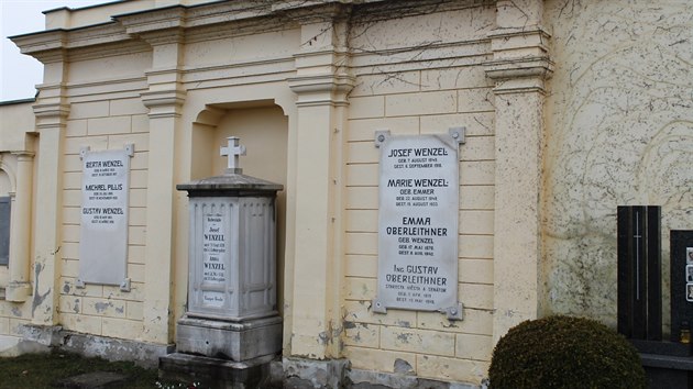 Šumperský starosta Gustav Oberleithner zemřel v květnu 1945, pohřbený je v rodinné hrobce v Šumperku.