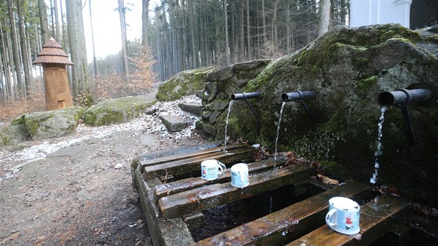 Voda z křemešnické studánky vytéká jen v některých ročních obdobích.