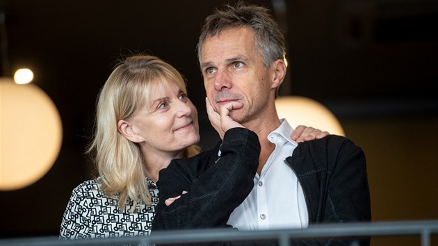 Janek Ledecký s manželkou Zuzanou (30. října 2019)