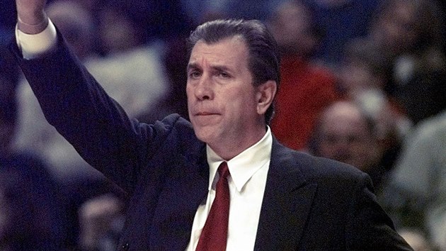 Rok 1998 - Rudy Tomjanovich coby trenér Houston Rockets