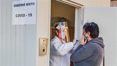 Kroměřížská nemocnice otevřela odběrové místo pro pacienty s podezřením na...