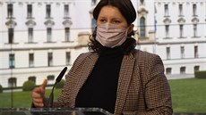 Ministryně práce a sociálních věcí Jana Maláčová vystoupila 31. března 2020 v...