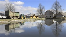 Kynice na Havlíkobrodsku jsou od 1. dubna bez ploné karantény. První lidé mohli odejít do zamstnání.