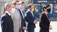 Zástupci p�ti demokratických opozi�ních stran p�i tiskové konferenci p�ed...
