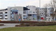 Nemocnice Plzeského kraje jsou ve velké ztrát. Na snímku je zdravotnické zaízení v Klatovech. 