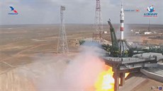 Start ruské nosné rakety typu Sojuz 2.1a z kosmodromu Bajkour dne 9. dubna 2020