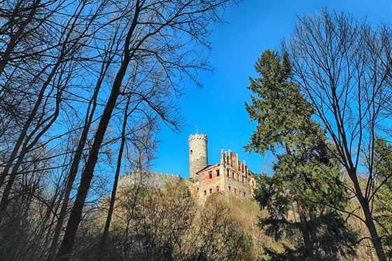 Horní hrad pohledem od západu