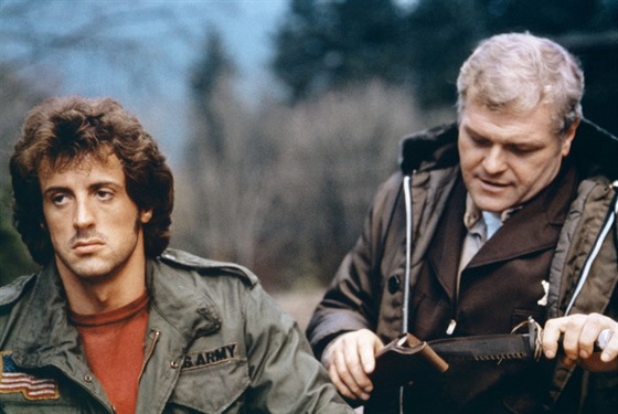 Sylvester Stallone a Brian Dennehy coby erif ve filmu Rambo: První krev (1982)