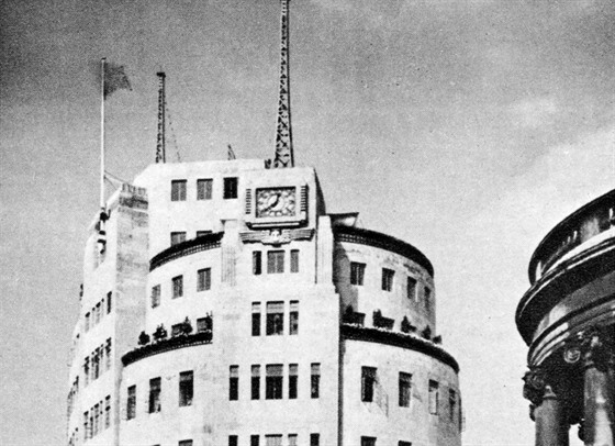 Sídlo britského rozhlasu BBC, odkud se v roce 1930 ozvala neuvitelná zpráva:...