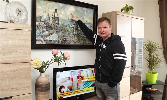 Na obraze po prarodi�ích nechal Martin opravit trhlinu a nyní mu zdobí obývák. 