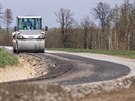 Opravy silnice tetí tídy mezi Vilanticemi a Dubencem na Trutnovsku. (8. 4....