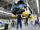 Výroba aut v automobilce Hyundai Motor v Noovicích (14. dubna 2020)