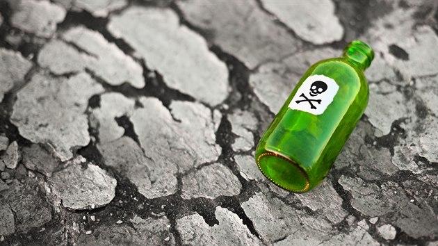 �enská vra�edkyn� nej�ast�ji pou�ívá k dosa�ení svého cíle jed nebo léky.