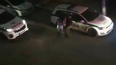 Policie zatýká romského ob�ana kv�li absenci rou�ky
