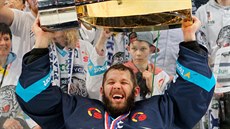 ZADOSTIU�IN�NÍ. Branká� Ján La�ák p�ed play off 2016 p�iznal, �e p�ed sedmi...