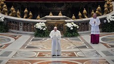 Pape Frantiek poehnal Mstu a svtu. (12. dubna 2020)