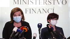 Ministryn� financí Alena Schillerová a generální �editelka Finan�ní správy...