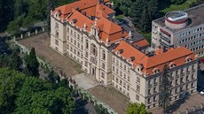 Ústav hluchonmých v Hradci Králové, tzv. Rudolfinum, byl postaven v letech...