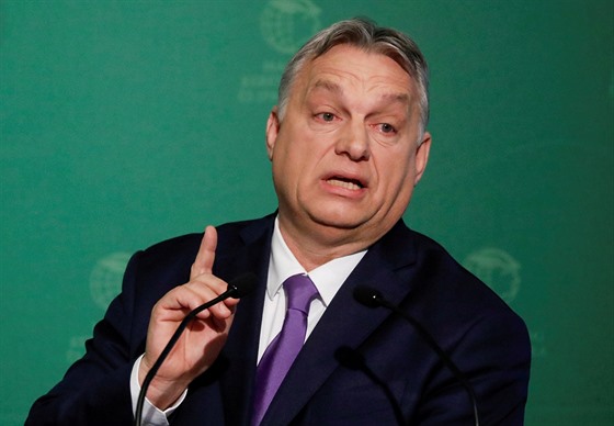 Maarský premiér Viktor Orbán na konferenci v Budapeti (10. bezna 2020)