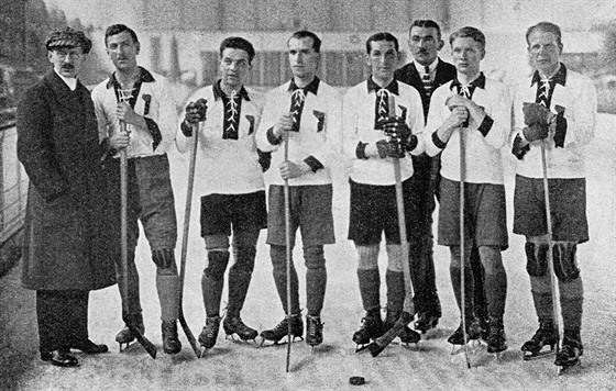 eskoslovenské drustvo na olympijských hrách v Antverpách v roce 1920. Zleva...