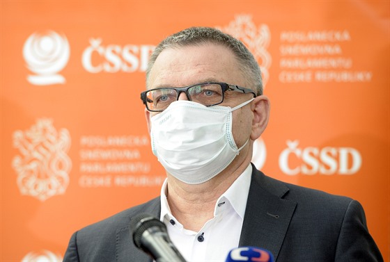 Ministr kultury Lubomír Zaorálek (SSD) vystoupil na tiskové konferenci...