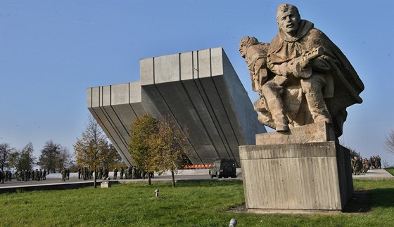 Národní památník II. světové války v Hrabyni na Opavsku v současnosti. Nyní si...
