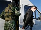 Výmna válených zajatc v asech koronaviru na východ Ukrajiny (16. dubna...