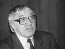Ve vku 92 let zemel filozof, nkdejí disident a mluví Charty 77 Ladislav...