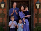 Princ William, vévodkyn Kate, princ George, princezna Charlotte a princ Louis...