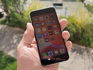 iPhone SE (2020) představení
