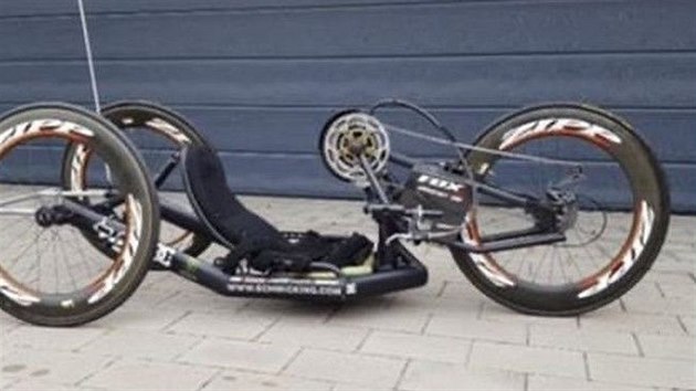 Speciální kolo, které vzal neznámý zloděj hendikepovanému sportovci.