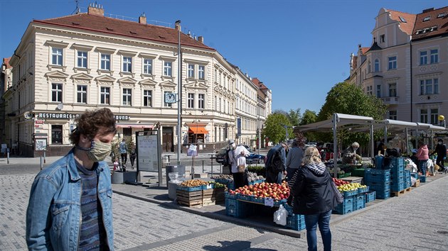 Od pondl znovu otevely farmsk trhy, teba v Praze na Hradansk (na snmku). (20. dubna 2020)