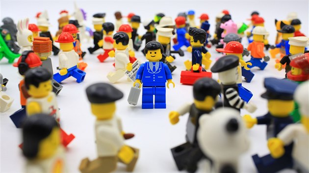 Kromě kostiček charakterizují stavebnici Lego i panáčci. Jsou jich stovky.