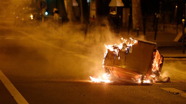 Nepokoje ve Francii kvli dajn policejn brutalit. Protesty vyvraj i z frustrace z koronavirov krize. (20. dubna 2020)
