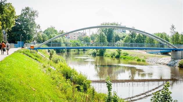 Koupací molo přibude i na Vltavě u Meteoru, kde je nová lávka pro pěší a cyklisty.