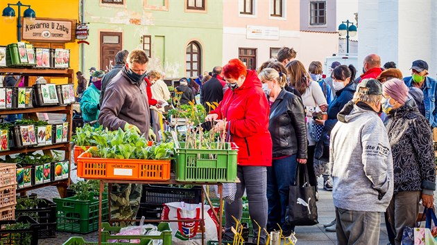 Oblíbené trhy na Piaristickém náměstí v Budějovicích jsou zpátky. Duben 2020.