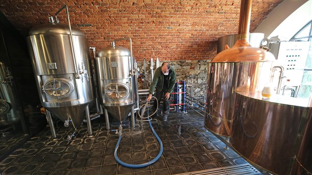 Pivovar Kamenice nad Lipou, kde va sldek Jaroslav Chaloupek, je pt tdn mimo provoz. Trby jsou na 10 a 15 procentech normlu, msto sudovho se prodv hlavn pivo v lahvch, a to i dky kampani Zachra pivo.