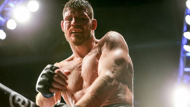 Britsk MMA zpasnk Michael Bisping pat do Sn slvy UFC, stal se ampionem, akoliv oslepl na jedno oko.