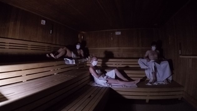 V saun by lid museli dodrovat rozestupy. Rouka je samozejmost.