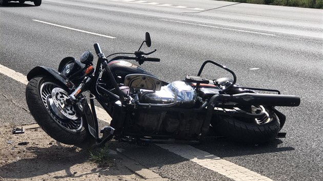 Ridič osobního auta srazil na pražské Jižní spojce motocyklistu a od nehody ujel. (26. dubna 2020)