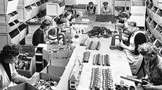 Výroba souástek stavebnice Lego v roce 1953