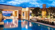 Luxusní sídlo v Del Mar nedaleko San Diega v Kalifornii si po�ídili Bill a...