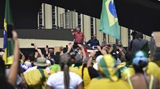 Brazilské demonstranty za vojenskou intervenci ve státech, které zavedly...