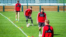 Fotbalisté prvoligových eských Budjovic zaali za písných hygienických...