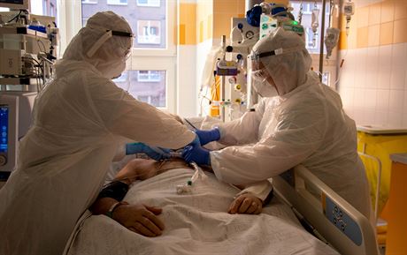 Ve Fakultní nemocnici Ostrava nyní léí nejvíce nakaených pacient v tkém stavu od zaátku pandemie.